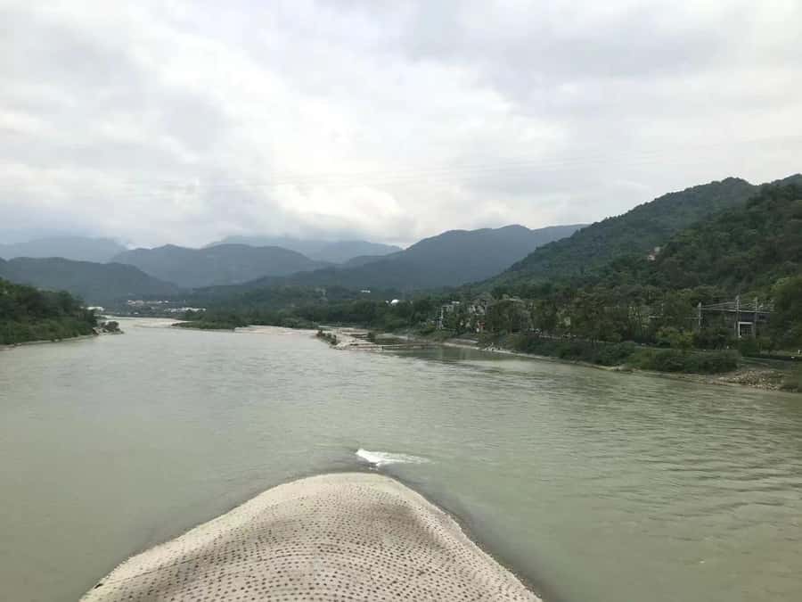 1-Day Mount Qingcheng and Dujiangyan Irrigation System Tour - Guided vs Self-Guided: Pick the Style That Matches Your Comfort