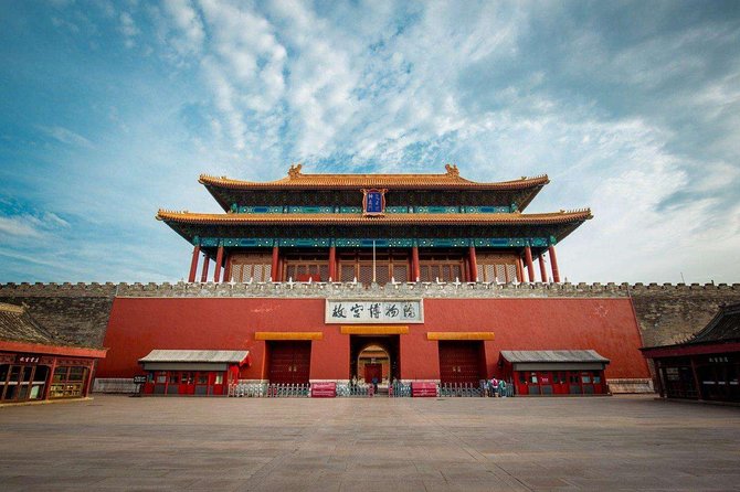 2-Day Beijing Sightseeing Highlights Combo Package with Lunch - Summer Palace on Kunming Lake: Boats and Qing-Era Drama