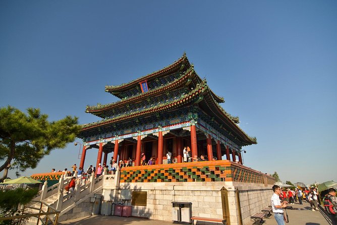 2-Hour Beijing Private Jingshan Coal Hill Park and Beihai Park Walking Tour - Five Dragon Pavilion and the emperor’s leisure vibe