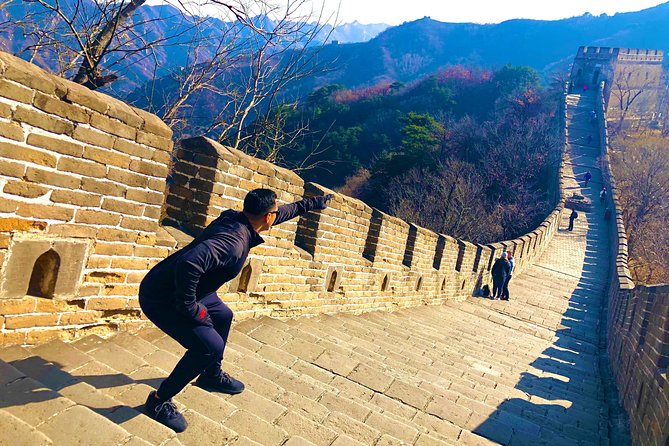 4-5 Hour Beijing Layover Tour to Mutianyu Great Wall - Arrival at Mutianyu: Hike Up vs Cable Car or Toboggan