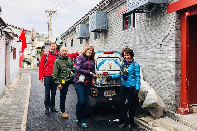 4-Hour Private Beijing Walking Tour of Lama Temple and Hutong - Houhai Back Lakes: old neighborhoods plus lakeside nightlife energy