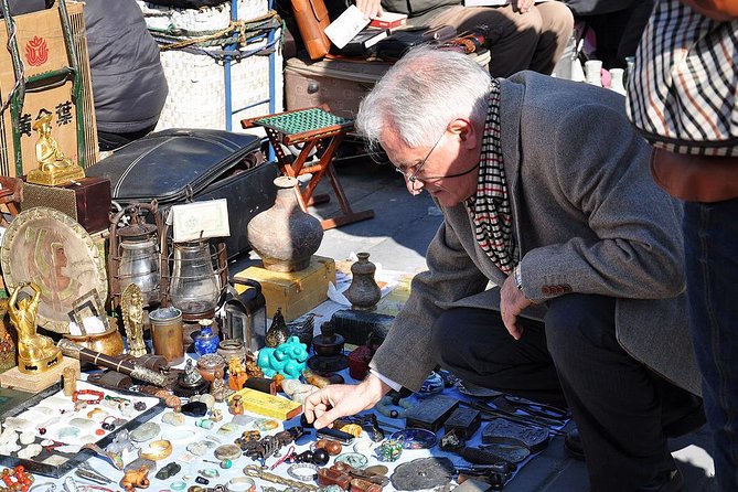 6-Hour Private Beijing Tour: Flower and Fish Market, Panjiayuan Antique Market and 798 Art Zone - Lunch or Dinner Break: A Simple Way to Keep the Pace