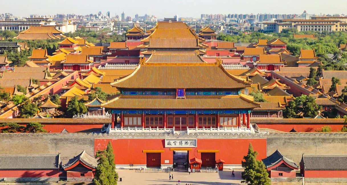 All-Inclusive Tour: Tiananmen Sq, Forbidden City, Great Wall - The Tea Break and How to Finish the Day on a Good Note