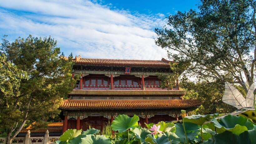 Beijing：Jingshan Park (Palace Museum Garden) Ticket - Gardens and Courtyards: A Calm Break in the Middle of Beijing