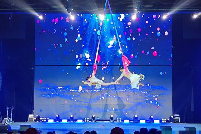 Beijing Acrobatic Show at Regal Palace Theatre (Qin Le Gong） - What you’re really paying for: technique, not just spectacle