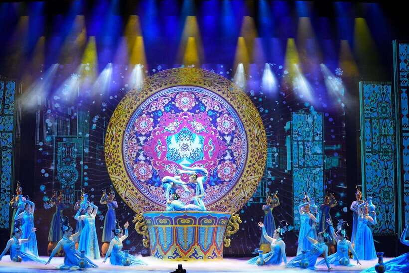Beijing: Acrobatic Show Tickets Traditional & Modern Fusion - A 1-hour Beijing spectacle where acrobatics meets modern tech
