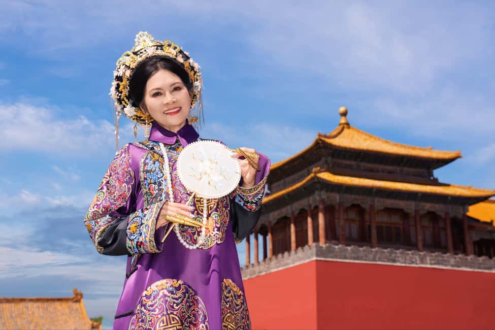 Beijing: Explore the Forbidden City in Hanfu - Hanfu fitting at the shop: the real start of the experience