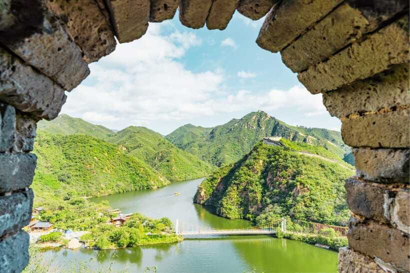 Beijing: Huanghuacheng Lakeside Great Wall Bus/Private Tour - Bus vs private: choose your pace, not just your price