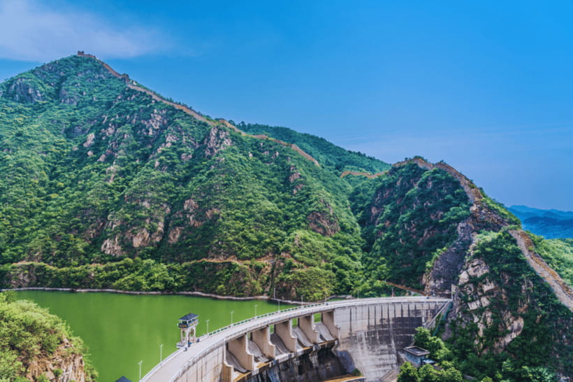 Beijing: Huanghuacheng Lakeside Great Wall Bus/Private Tour - Crowd levels and your photo chances