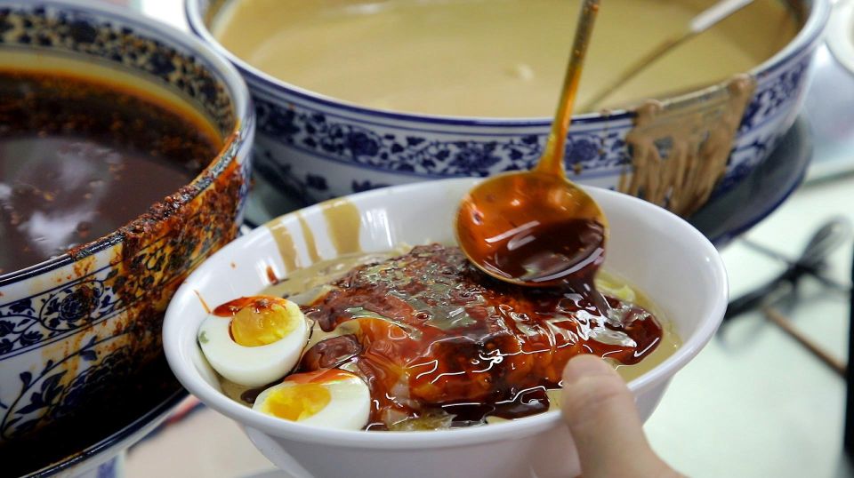 Beijing: Hutong Culinary Walking Tour with 15+ Tastings - 3–4 hours of real food: how the tastings stay fun, not chaotic