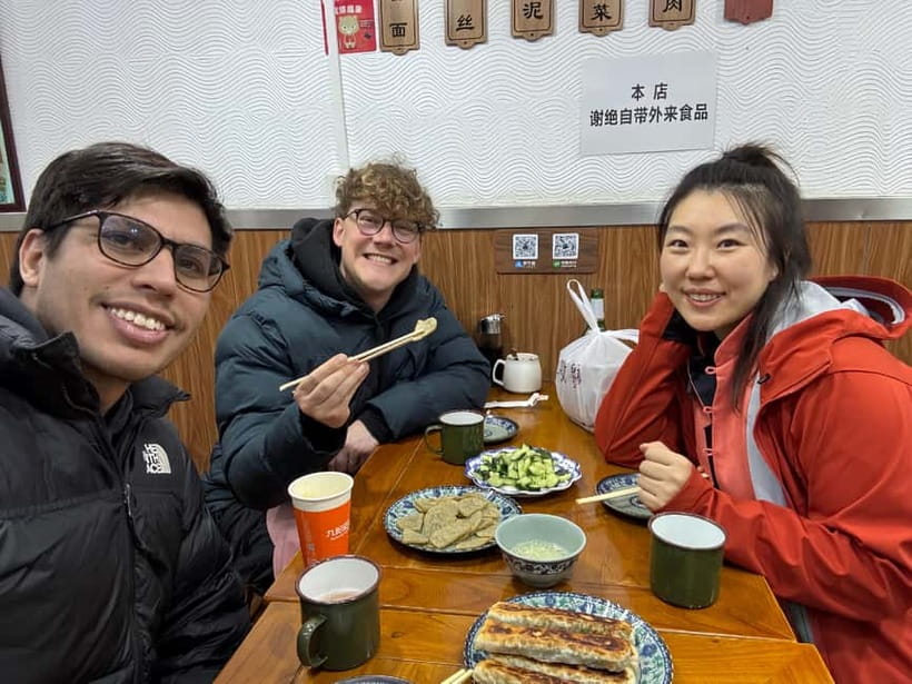 Beijing Hutong Dinner and Beer Walking Private Tour - Wanning Bridge to Shichahai: Canal Views While Your Appetite Builds