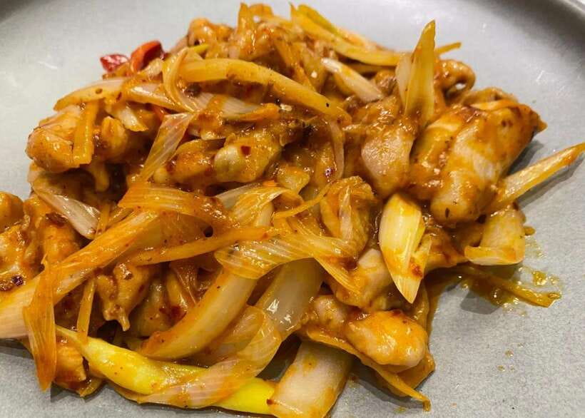 Beijing Hutong Dinner and Beer Walking Private Tour - Brewery Stop and Craft Beer in Historic Alleys