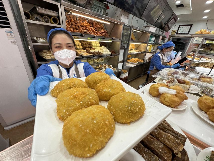 Beijing: Hutong Private Culinary Walking Tour - More than 20 tastings across markets, shops, and eateries