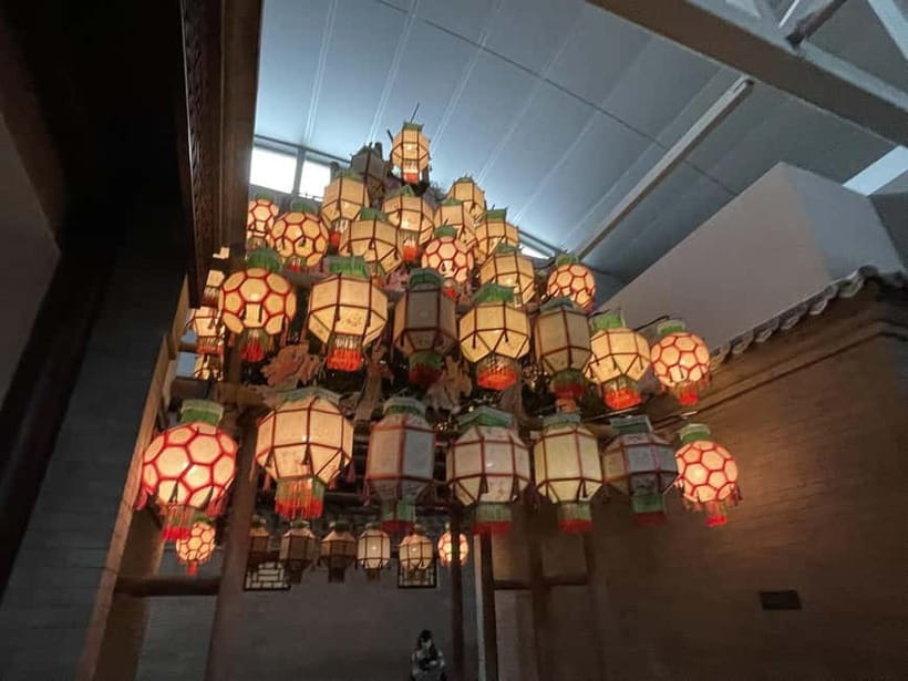 Beijing: Hutongs & Food & Culture Walking Tour - Hutong Life in Nanluoguxiang: Old Meets New Without Losing the Plot