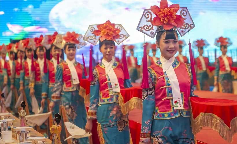 Beijing: Imperial Cuisine Experience & Cultural Performance - Time slots that matter: lunch vs dinner planning