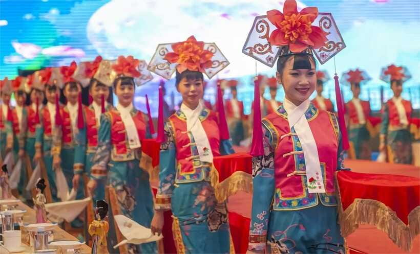 Beijing: Imperial Cuisine Experience & Cultural Performance - The palace-feast meal: how the courses are structured