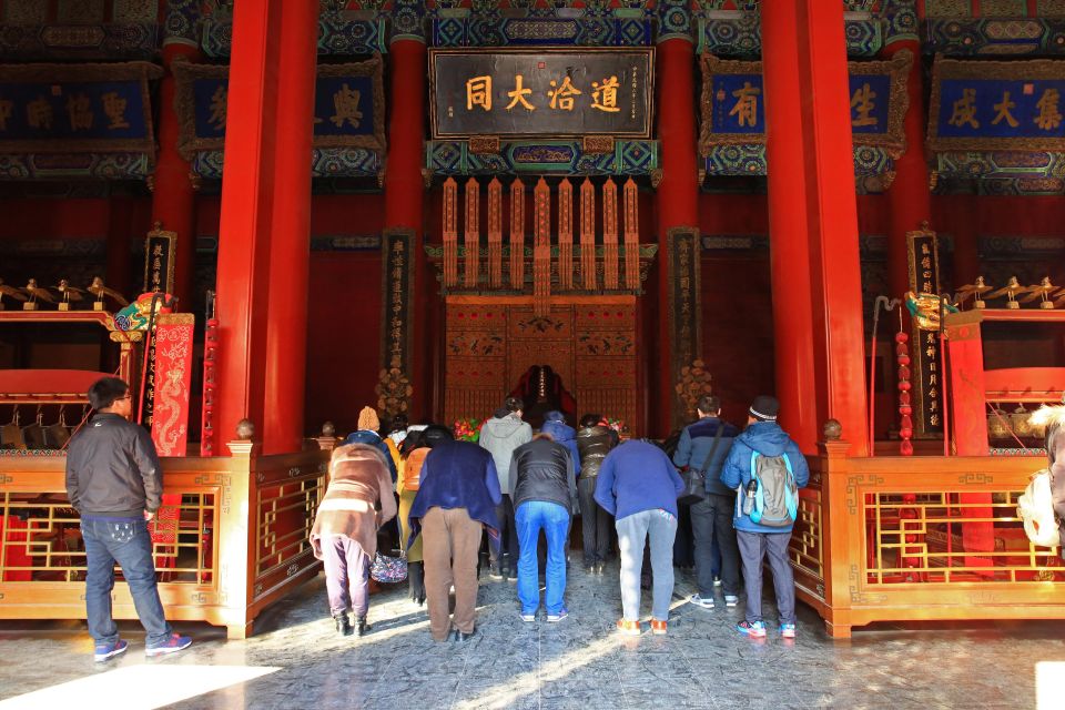 Beijing: Lama Temple, Confucius Temple and Guozijian Museum - Hutong alley strolling: why the walk is more useful than another souvenir stop