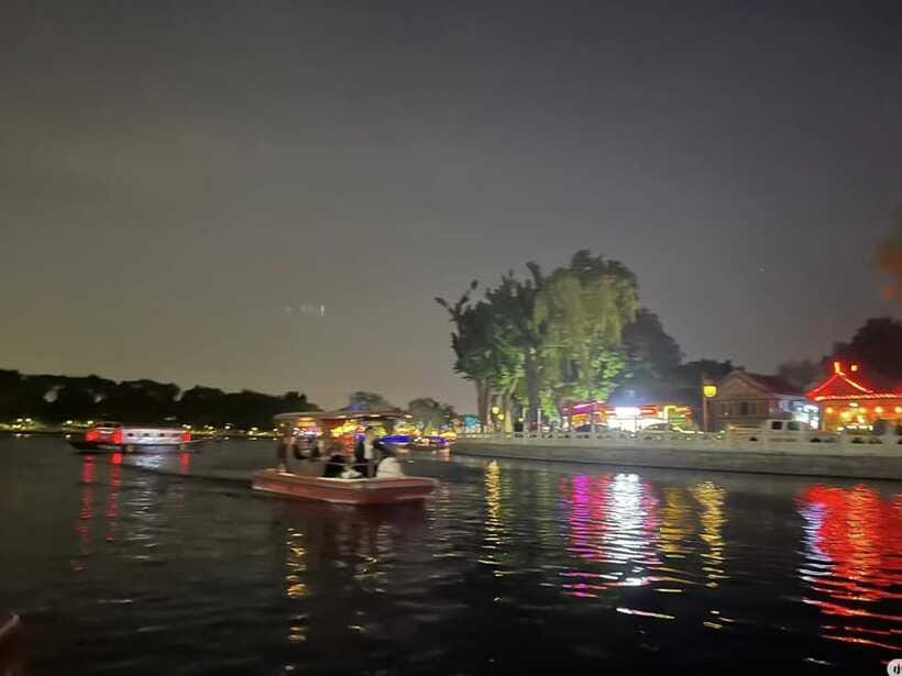 Beijing: Private Layover City Night Tour - Shichahai Scenic Resort and Houhai at night: lakes, hutongs, and street life