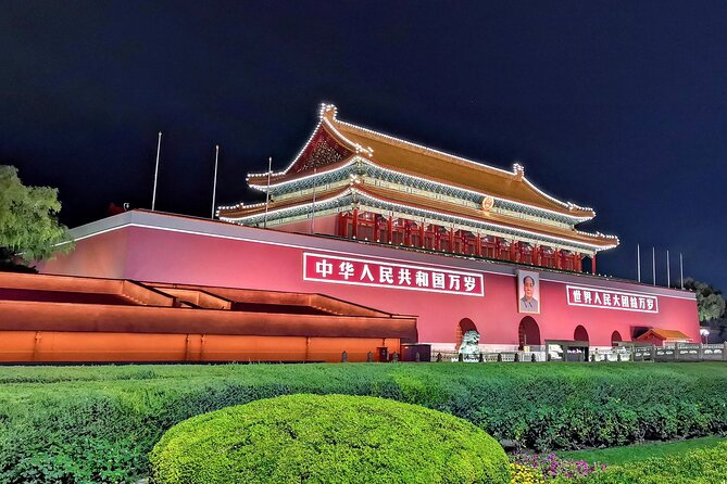Beijing Private Night Walking Tour: Qianmen Street, Tian'ammen Square and Wangfujing Street - Stop 3: Wangfujing Street finale and where to eat next