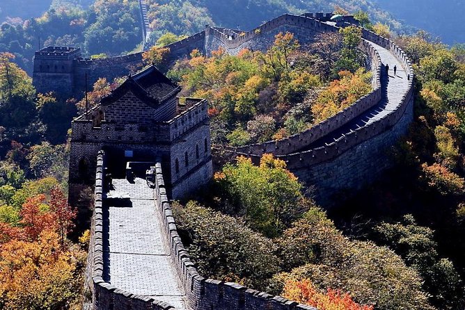 Beijing Private Tour to Mutianyu Great Wall and 798 Art District - 798 Art District (Dashanzi): Industrial Studios, Galleries, and Mao-Era Details