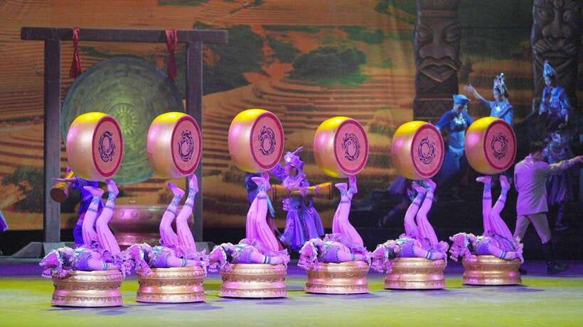 Beijing: Red Theatre Acrobatics Show Ticket-Local Must-See - Key things you’ll notice right away