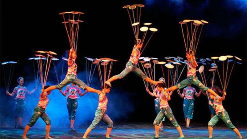 Beijing: Red Theatre Acrobatics Show Ticket-Local Must-See - Beijing’s Red Theatre acrobatics: why it’s worth your night