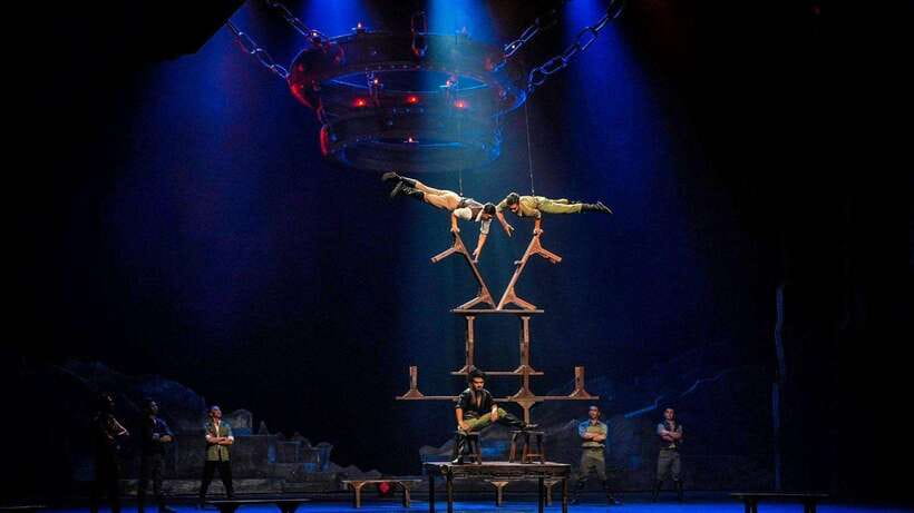 Beijing: Red Theatre Acrobatics Show Ticket-Local Must-See - Reading the theater: how to watch best and what to watch out for