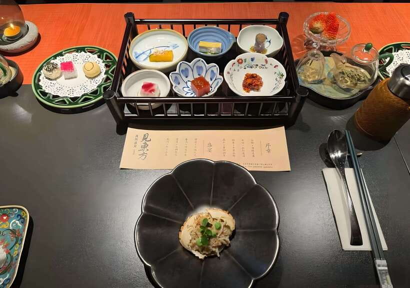 Beijing Royal Dinning Experience with cultural performance - Timing for Lunch at 12:00 and Dinner at 6:30
