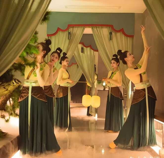 Beijing Royal Dinning Experience with cultural performance - Who This Royal Dining Experience Fits Best