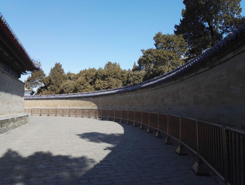 Beijing: Temple of Heaven, Panda House & Summer Palace Tour - Lunch included: A break that keeps the tour moving