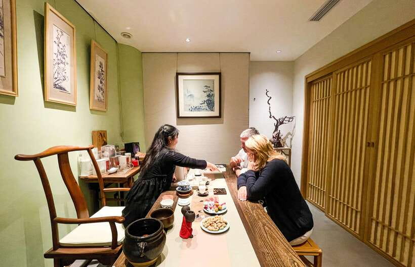 Beijing: Temple Of Heaven+Tai Chi Class+Tea Ceremony - Tea ceremony near the Temple: Central China, origins, and tasting