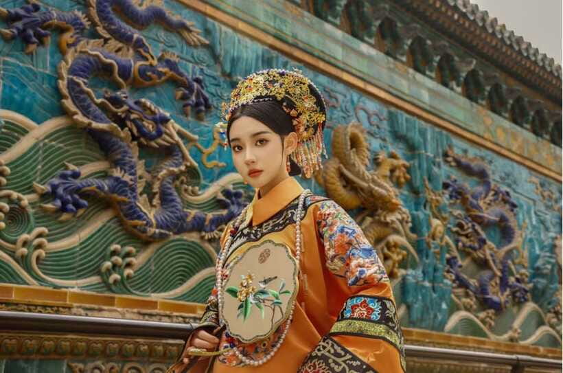 Beijing: Traditional Chinese Costume Makeover & Photo Shoot - Makeup and Hair: Getting Traditional Aesthetics to Photograph Well