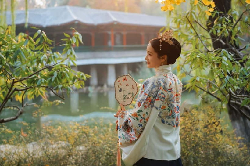 Beijing Traditional Hanfu Experience & Photoshoot for Groups - The photoshoot near the Forbidden City moat: practical directions for great shots