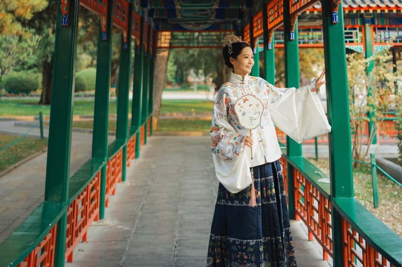 Beijing Traditional Hanfu Experience & Photoshoot for Groups - Can you keep the Hanfu on after the shoot?
