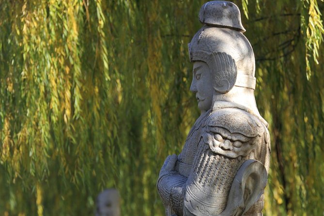 Boutique Tour: Juyongguan, Sacred Way and Dingling of Ming Tombs - Private guide power: why Selina, Angie, and Maria stand out