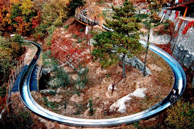Boutique Tour: Tiananmen, Forbidden City, Mutianyu with VIP Pass - Mutianyu Great Wall with Chairlift and VIP Parking
