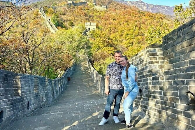 BusDa-Mutianyu Great Wall & Summer Palace Full-Day Group Tour - After the Wall: Lunch and Reset Before the Summer Palace