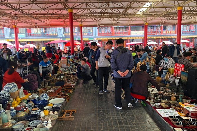 Full-Day Private Tour Panjiayuan Antique Market and Beijing Capital Museum - Quick Hits