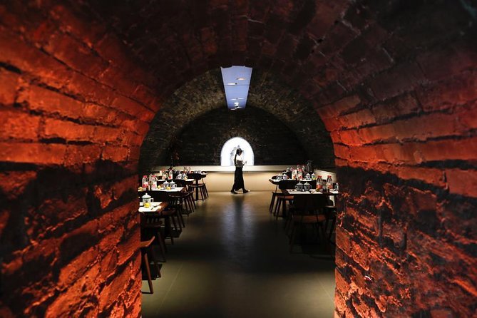 In-depth Forbidden City tour with Royal Icehouse Lunch - Entering a calmer Forbidden City with a private guide