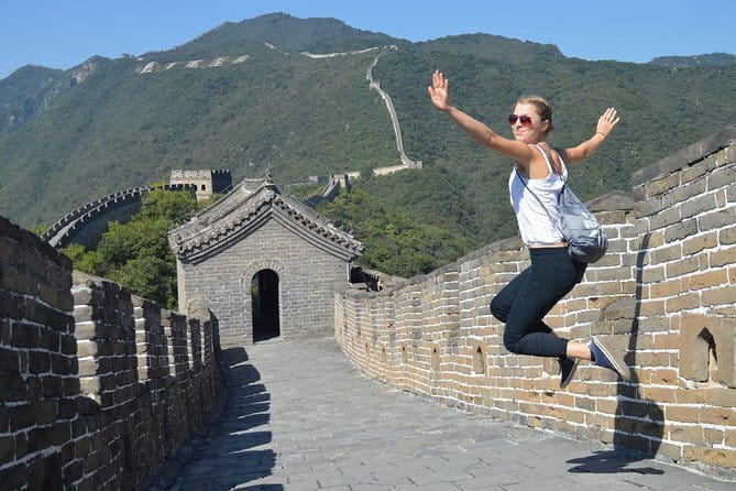 Jiankou Great Wall private guided day tour in English - The hike to the wall: dirt trail, steep steps, real effort