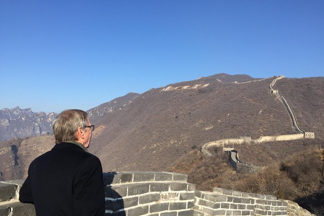 Layover Private Tour to Mutianyu Great Wall from Capital Airport ( PEK) - Airport pickup at PEK: where you start and how to save time