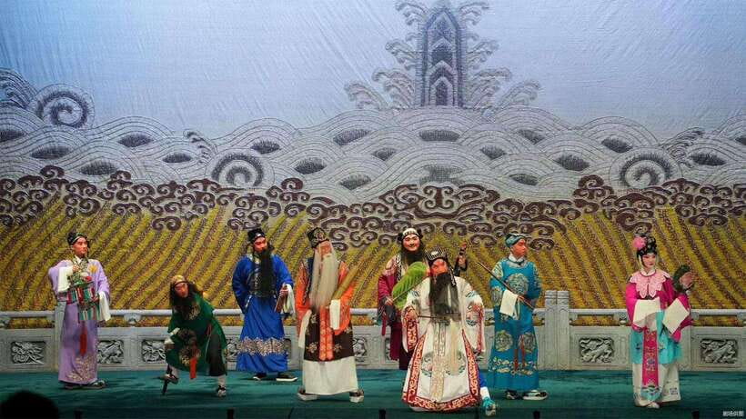 Liyuan Theater Beijing Opera Show Tickets - Getting there: subway advice for the Qianmen Jianguo Hotel area