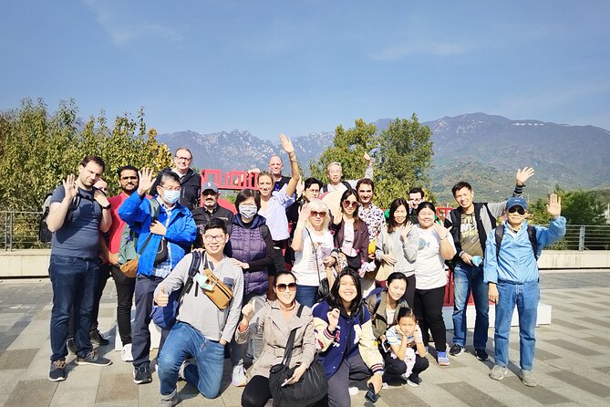 MuBus: Mutianyu Great Wall ENG/ESP/RUS Guided Bus Tour - Internal shuttle included: the value of not climbing every step