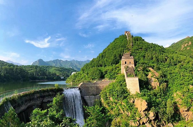 Mutianyu and Huanghuacheng Great Wall Private Tour with English Speaking Driver - Should you book the Mutianyu and Huanghuacheng private tour?