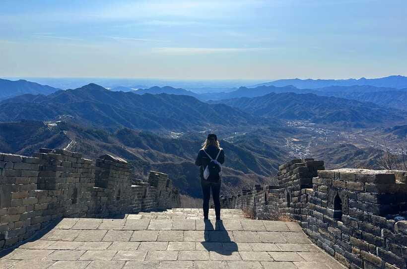 Mutianyu Great Wall 5-KM Guided Hike with Uphill Cable Car - Descent Options: Shuttles, Cable Choices, and the Toboggan Add-On