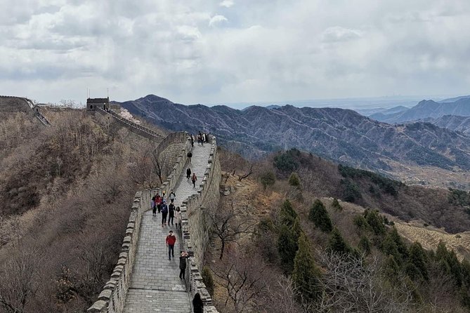 Mutianyu Great Wall Private Trip VIP Fast Track from PEK Airport - The ride to Mutianyu: comfortable time with context