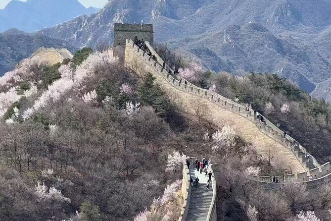 Mutianyu Great Wall Small Group Tour from Beijing with Guide - Nanluoguxiang hutongs: where the old city still smells like snacks
