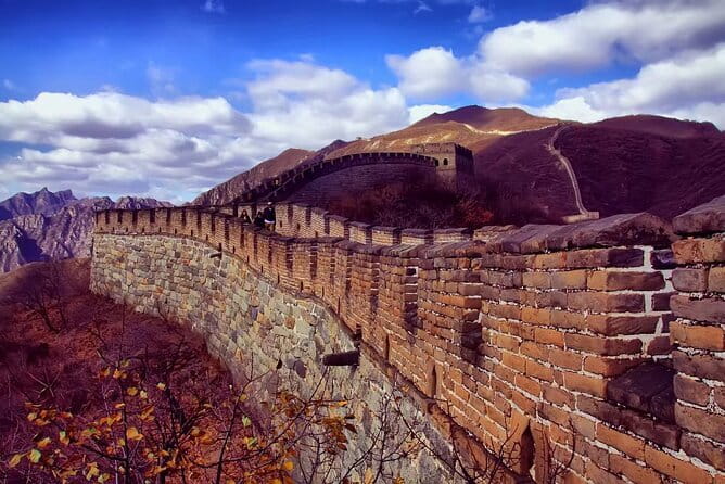 Mutianyu GreatWall BusTour - The crowd factor: calmer than Badaling, still very real