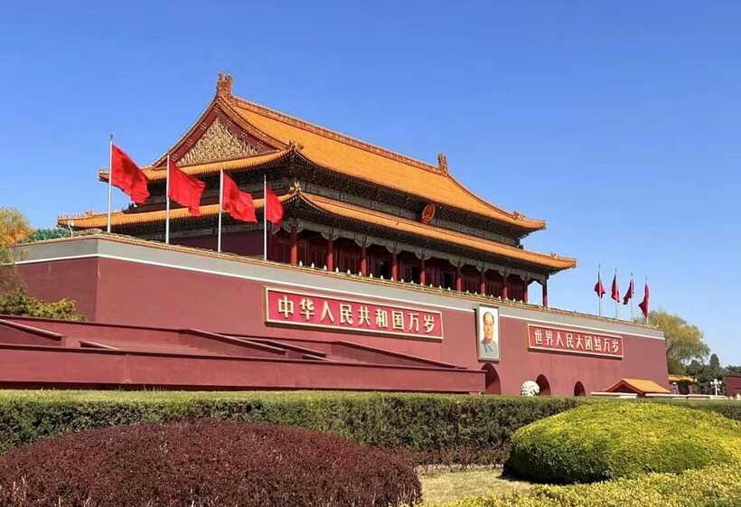 Private Beijing Layover Tour: Great Wall and Forbidden City - Tiananmen Square in 40 minutes: a focused taste