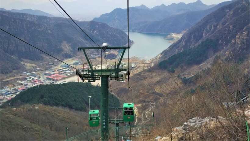 Private Shilinxia Cantilever Viewing Platform Transfer/Tour - Flying Disk Engineering Details: Titanium Alloys and the 32.8-Meter Overhang